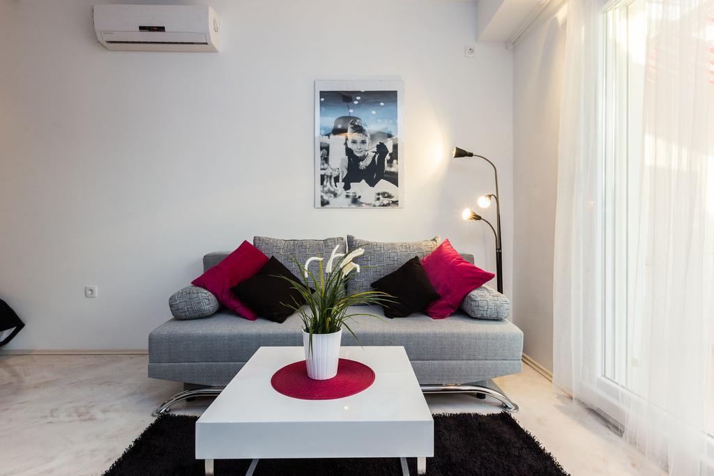 Apartments Elizabeth ビオグラード・ナ・モル エクステリア 写真